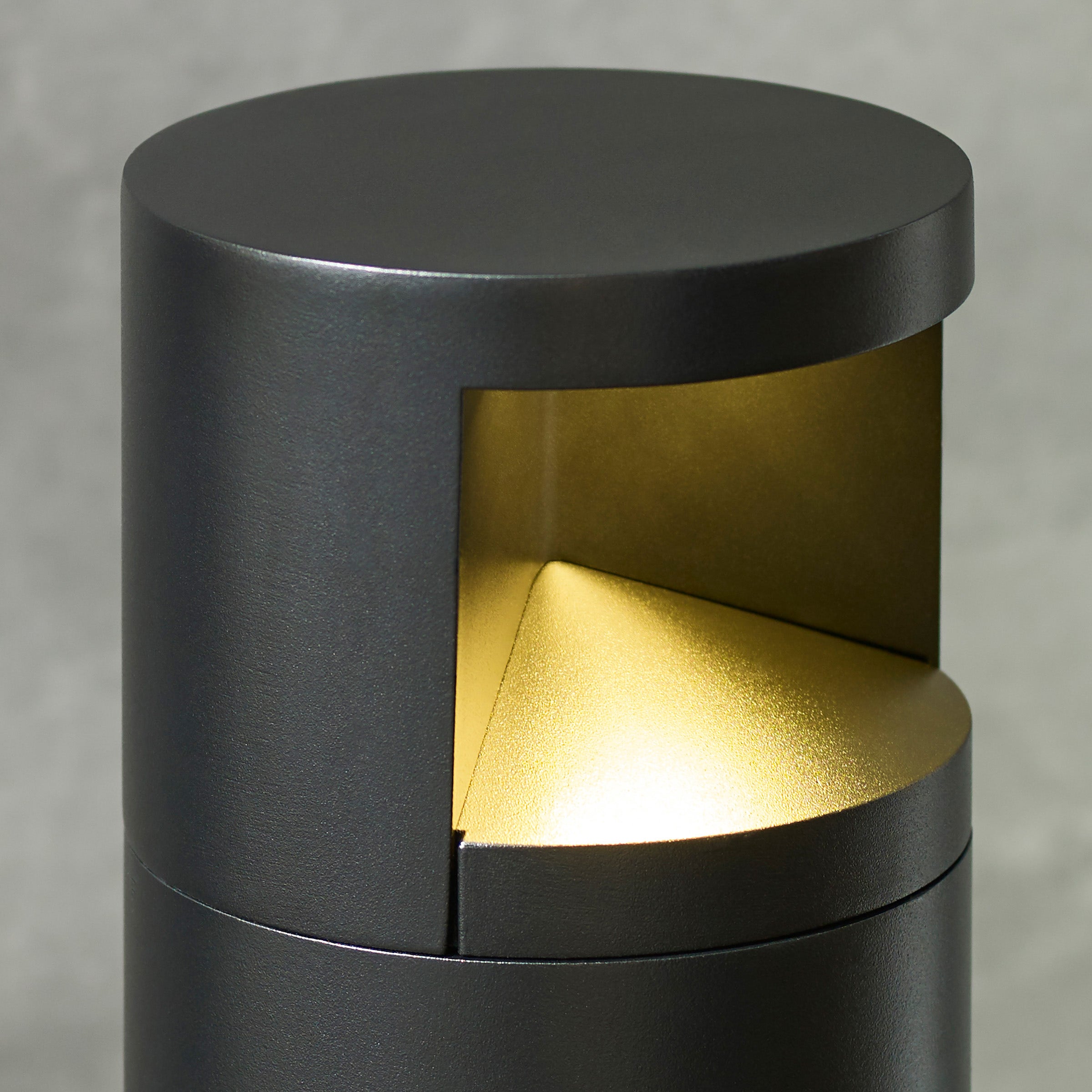 Arkay Two 36 Outdoor Bollard