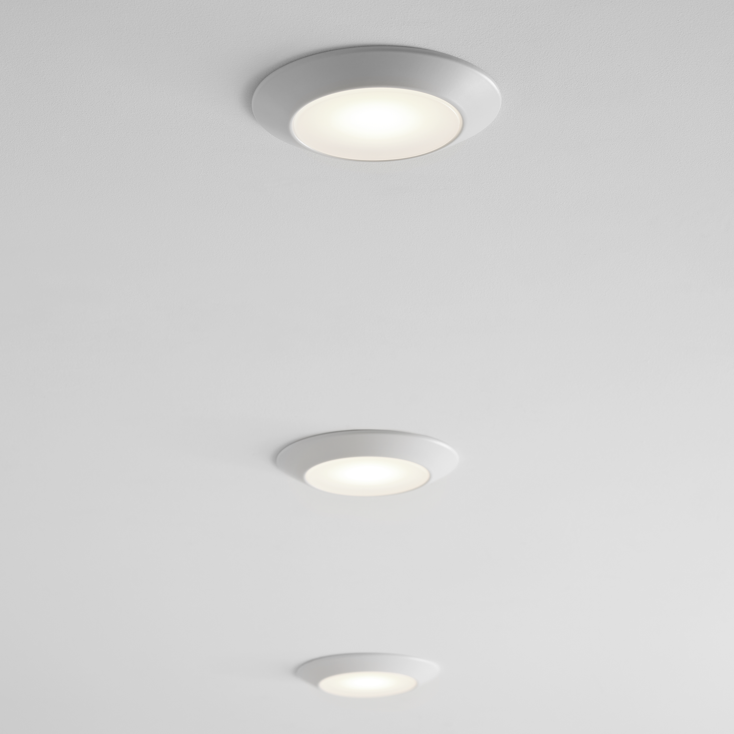 Traverse Mirage, WH - 14916RD | Visual Comfort