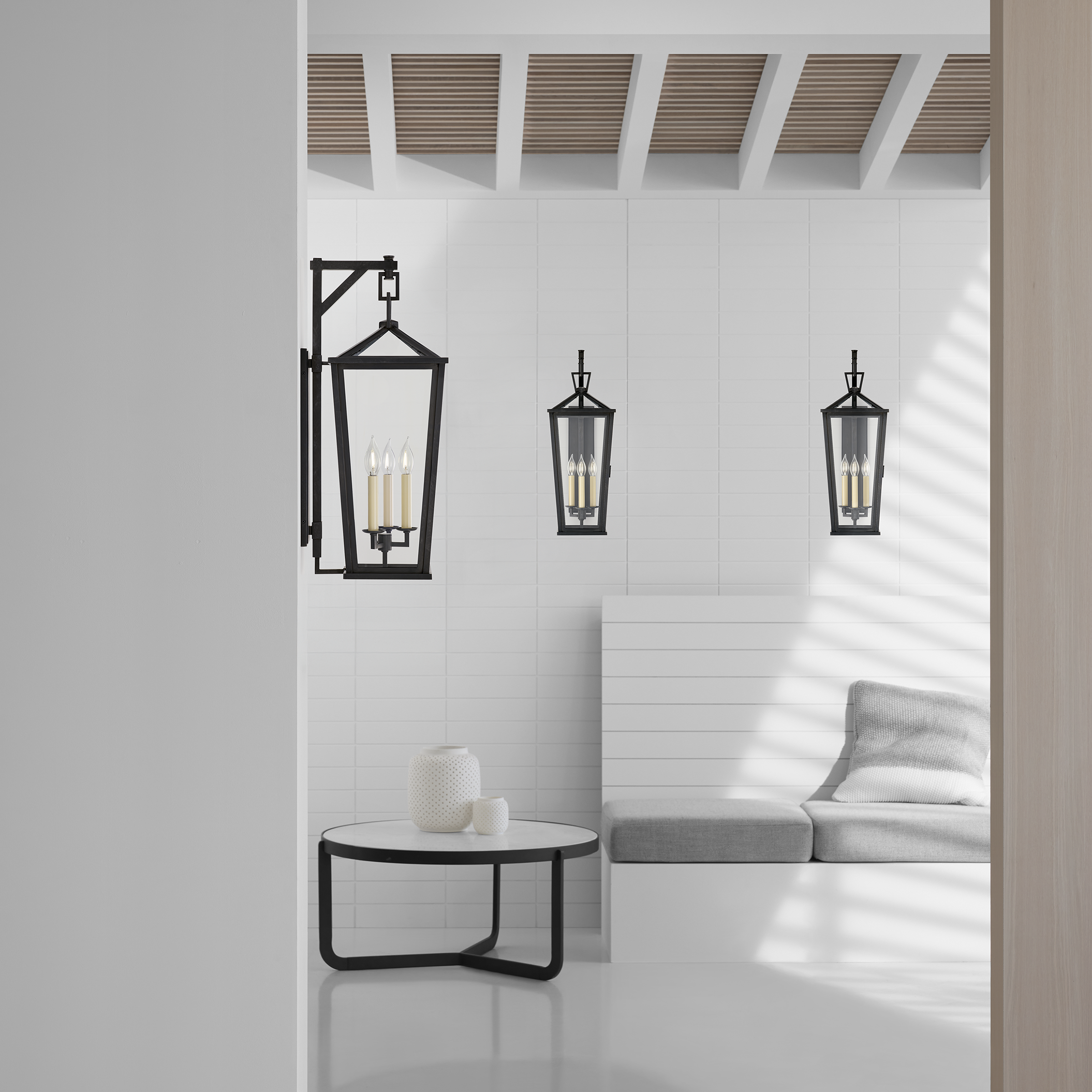 dwwqw Darlana Grande Tall Bracketed Wall Lantern - CHO2790