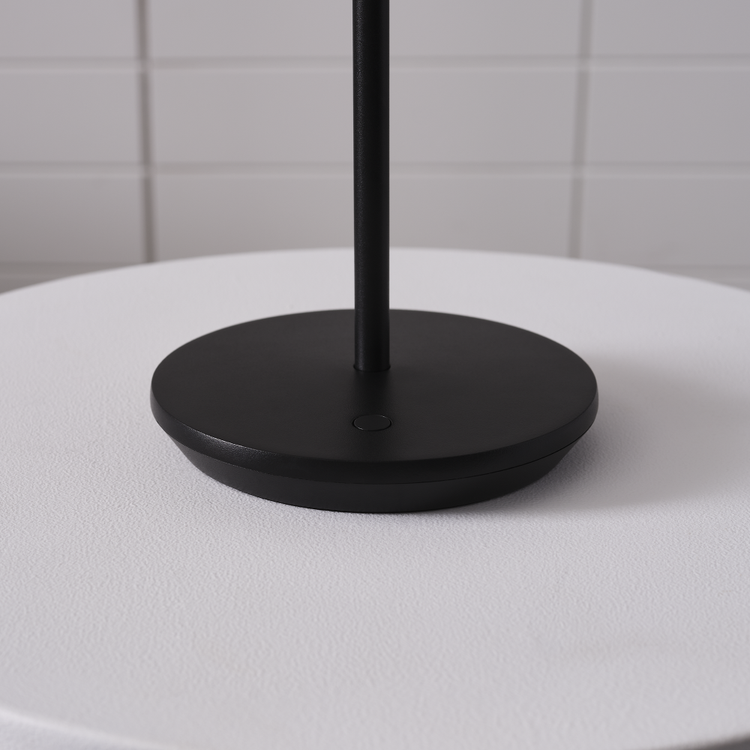 In Use - Detail 1 - Straight On - Light Off