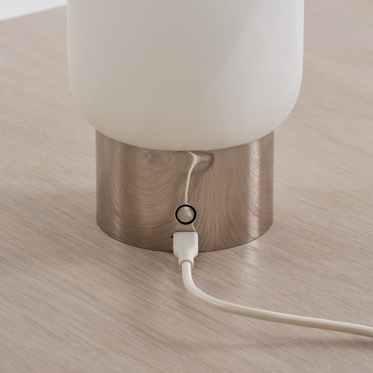 Straight On - In Use - Detail 2 - Light Off