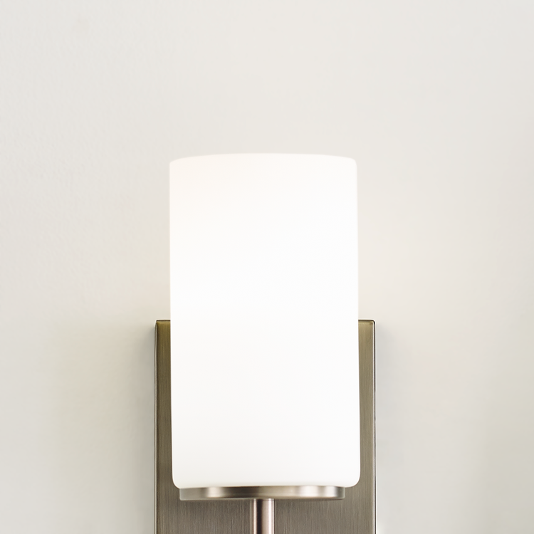 Straight On - In Use 1 - Detail 3 - Light On