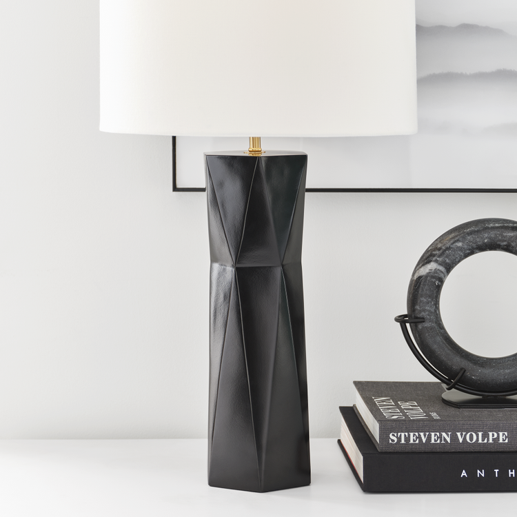 Straight On In Use Closer 1_On