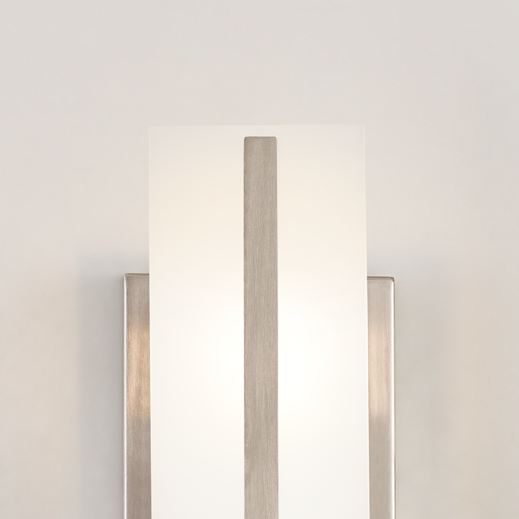 Straight Light On - In Use 1 - Detail 3 - Light On