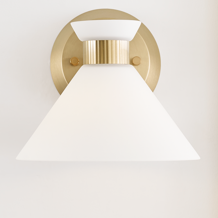 Straight On - In Use - Detail 3 - Light On