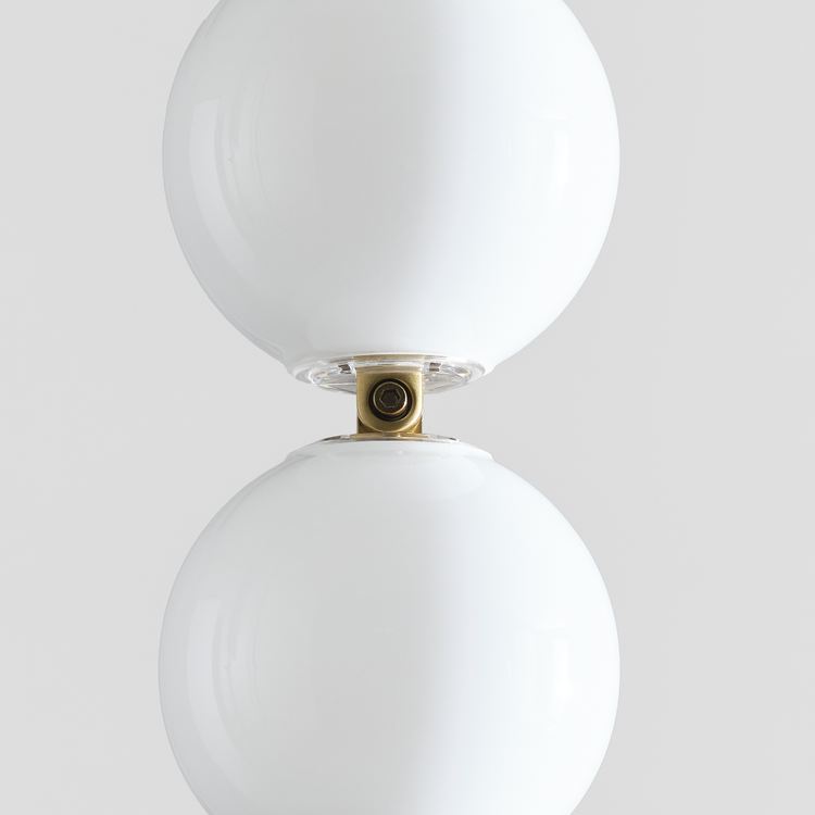 Straight On - In Use 2 - Detail 3 - Light Off