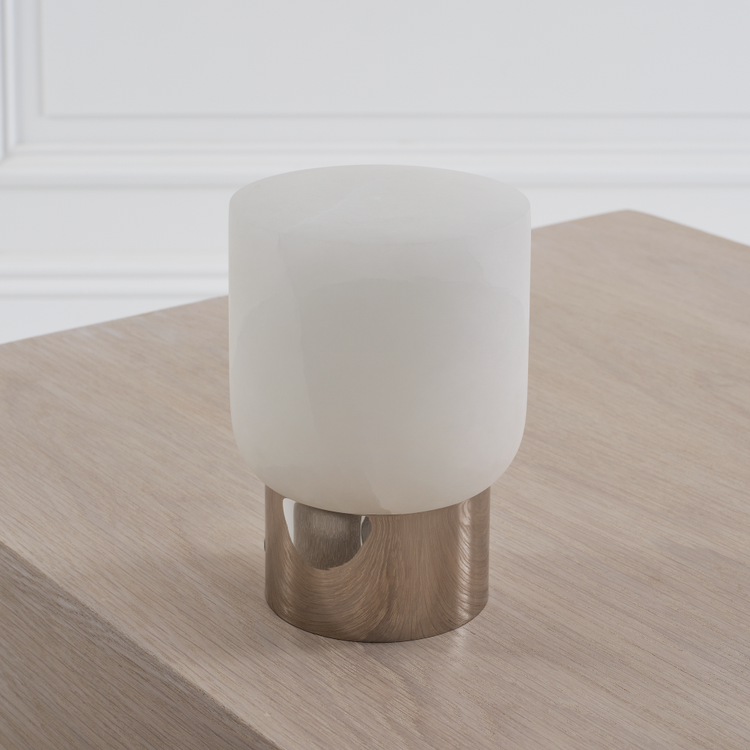 Straight On - In Use - Detail 1 - Light Off