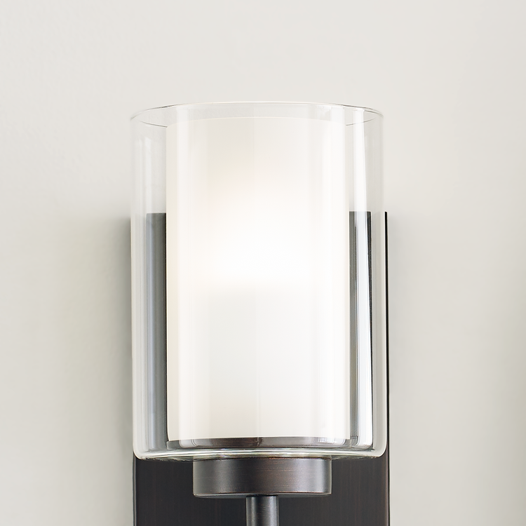 Straight On - In Use 1 - Detail 3 - Light On