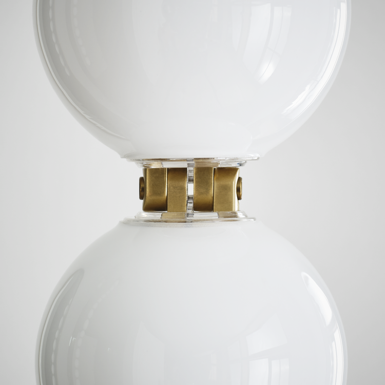 Straight On - In Use - Detail 4 - Light Off