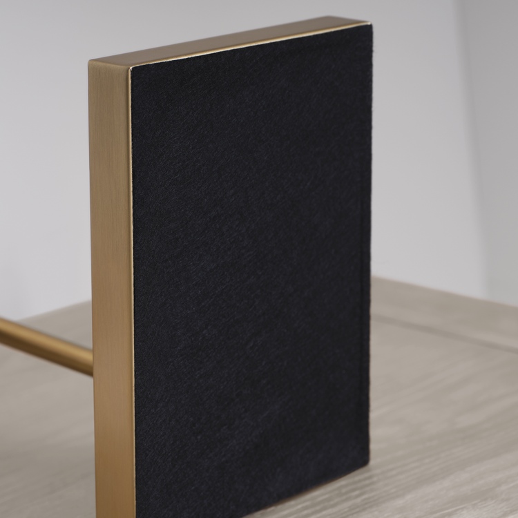 In Use - Detail 1 - Three Quarter View