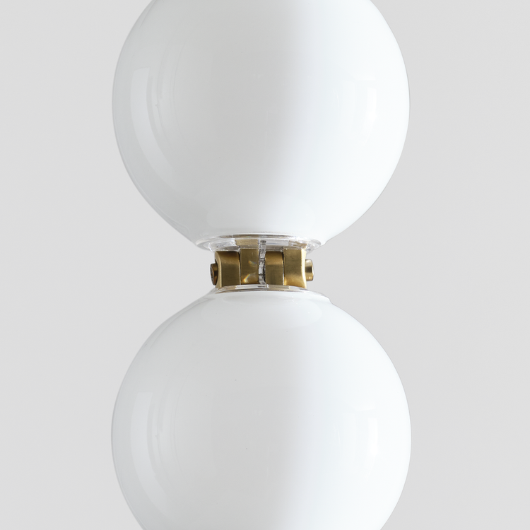 Straight On - In Use - Detail 2 - Light Off