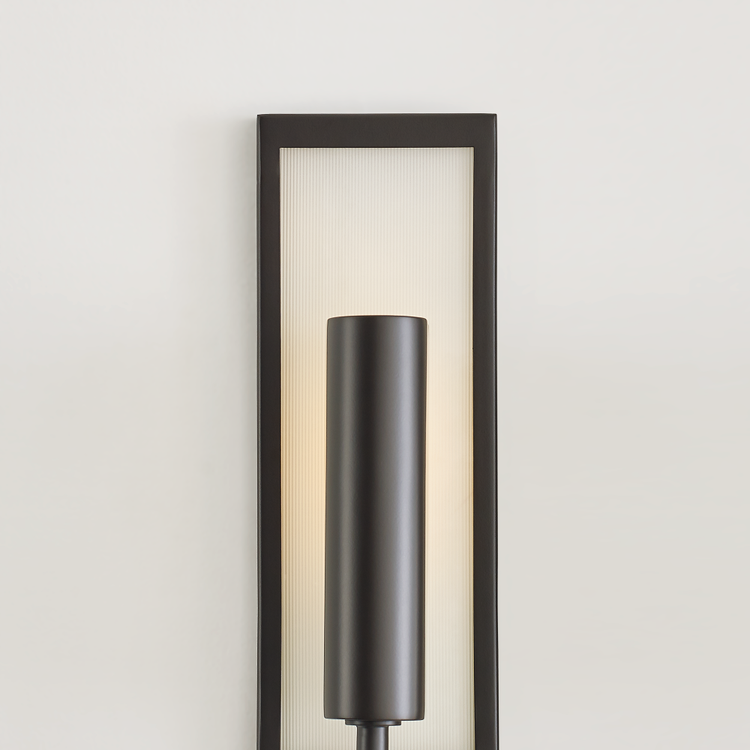 Straight On - In Use 1 - Detail 3 - Light On