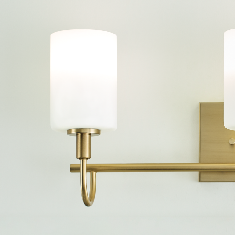 Straight On - In Use 1 - Detail 2 - Light On