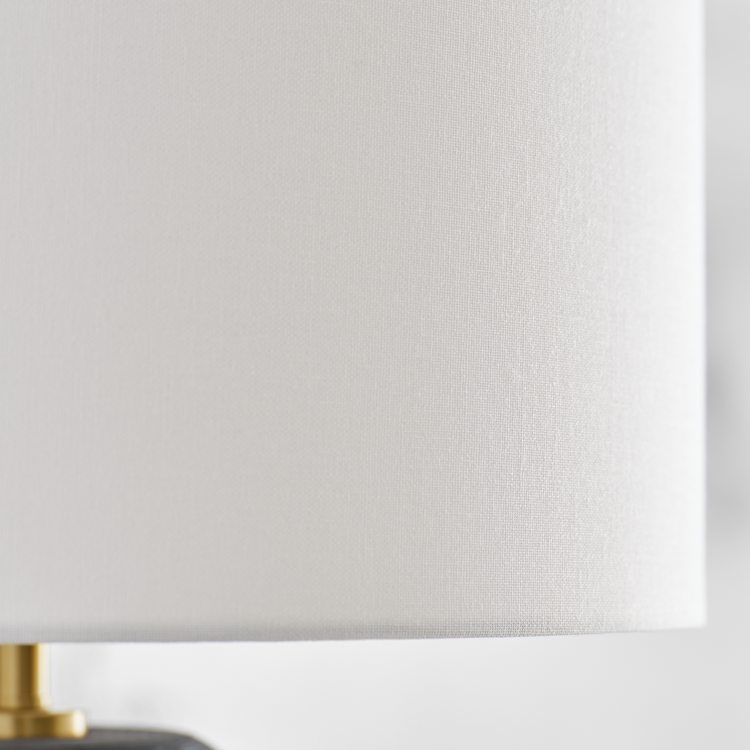 In Use Detail Three Quarter View 3_Off