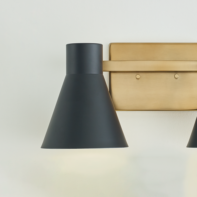 Straight Light On - In Use 1 - Detail 2 - Light On