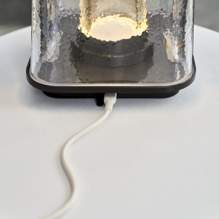 Straight On - Detail - Light On