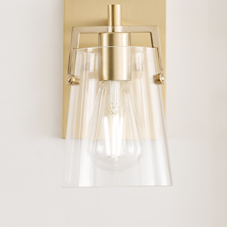 Straight On - In Use - Detail 3 - Light On