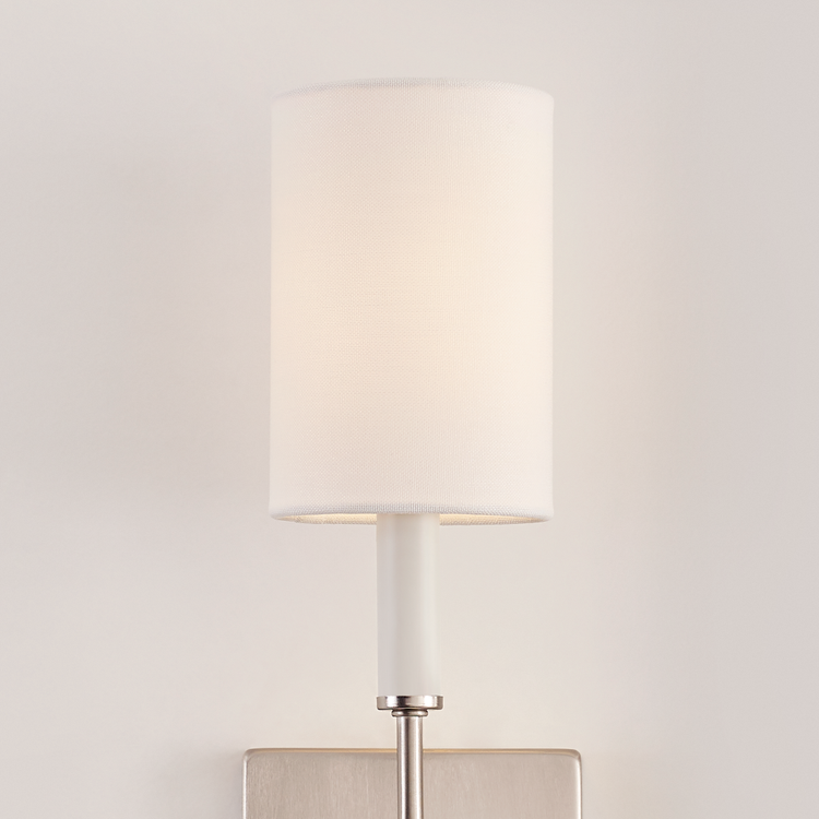 Straight Light On - In Use 1 - Detail 3 - Light On