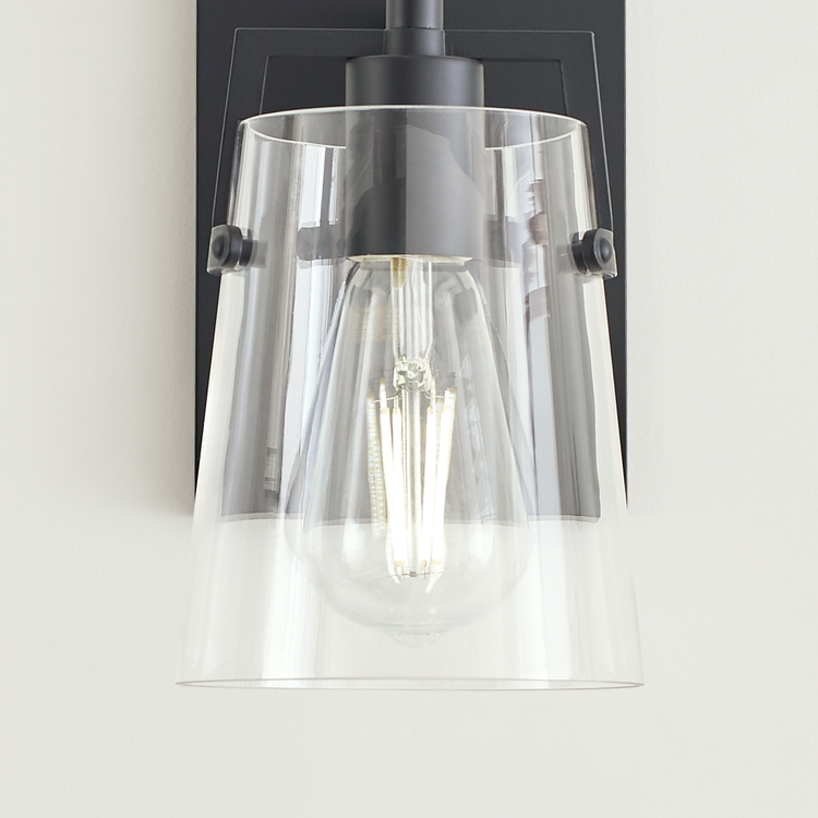 Straight On - In Use 1 - Detail 3 - Light On