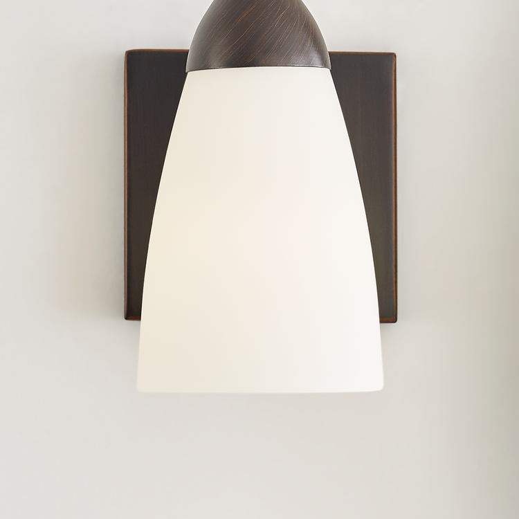 Straight On - In Use 1 - Detail 3 - Light On