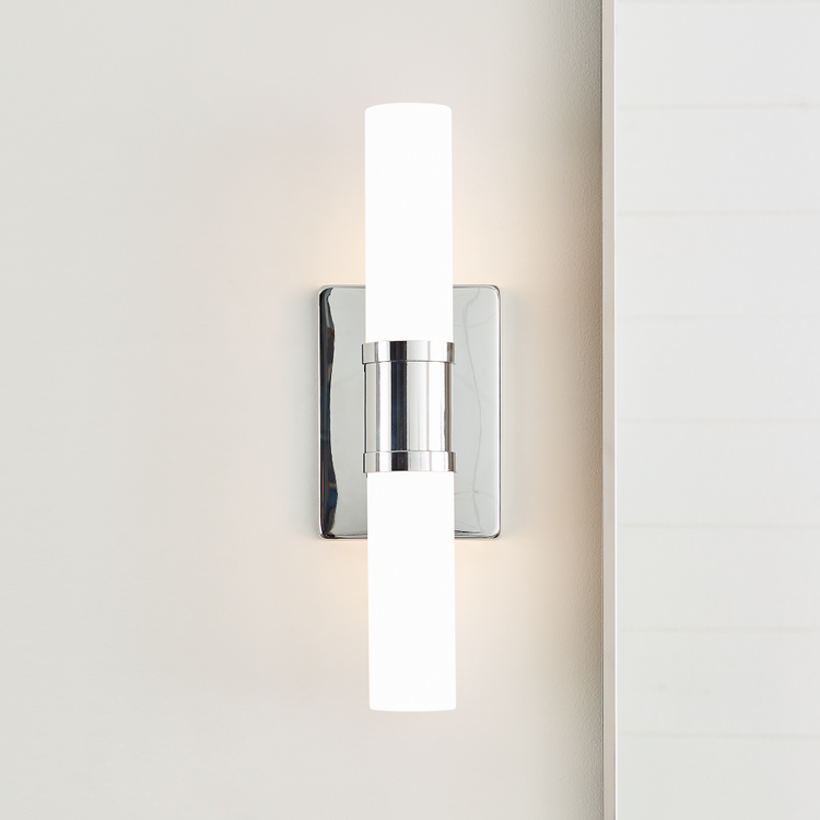 Straight On - In Use 1 - Detail 2 - Light On