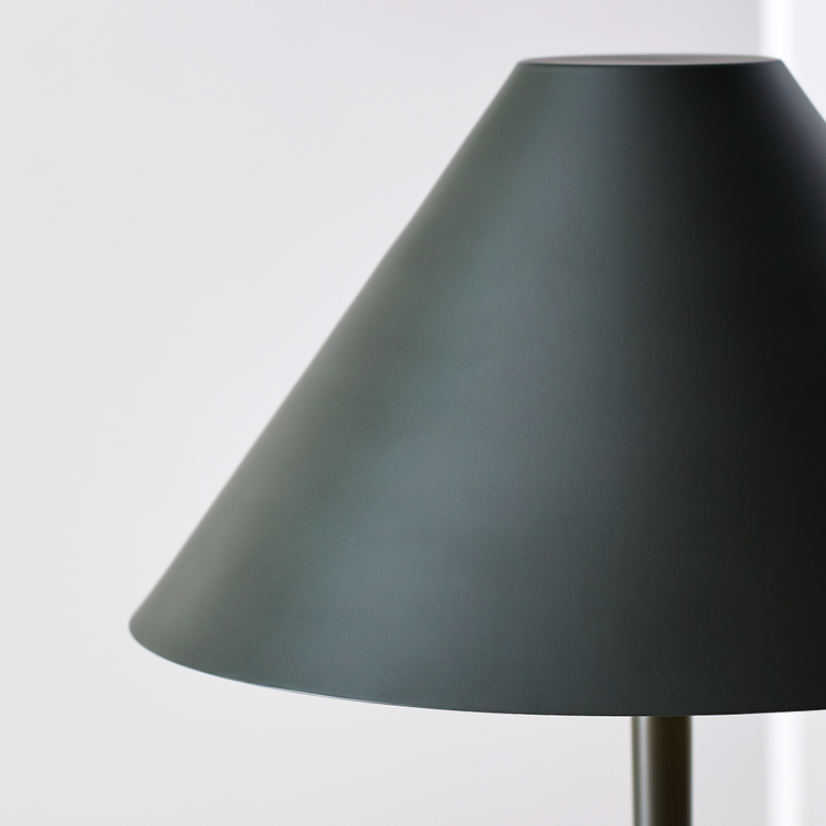 Straight On - In Use 1 - Detail 2 - Light On