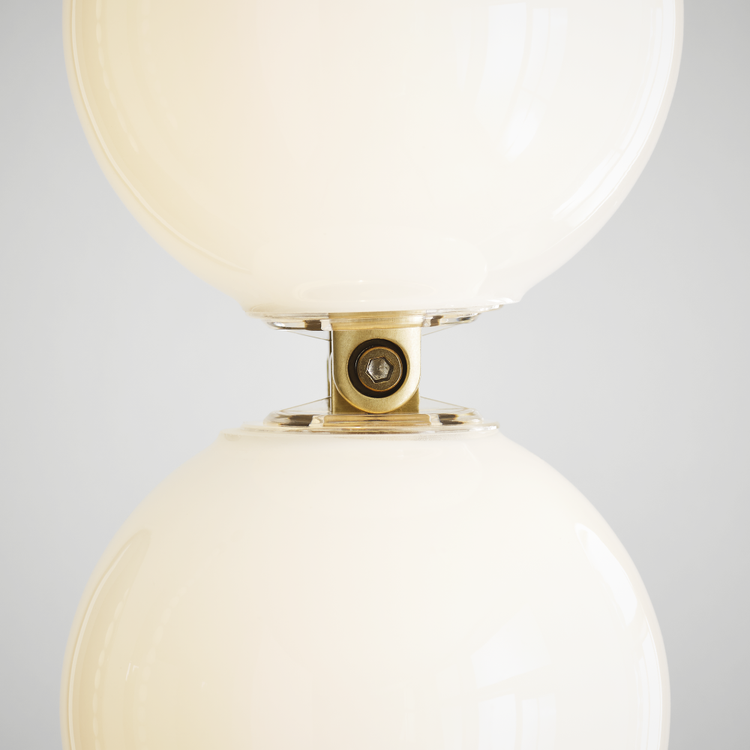 Straight On - In Use - Detail 3 - Light On