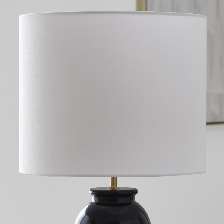 In Use 1 - Detail 2 - Three Quarter View - Light Off